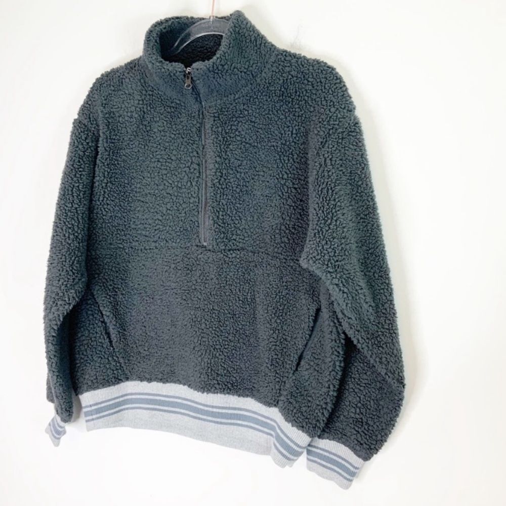 American Eagle Outfitter Grey Fuzzy Teddy Sherpa M - Picture 6 of 13